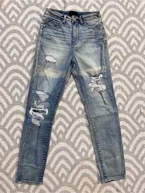 BUCKLE BLACK Women’s Distressed Mom Jeans 26